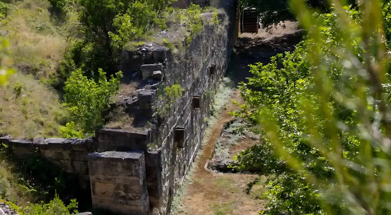 Sistema de água de cidade grega mítica funcionou por mais de 1.000 anos sem parar, revela estudo
